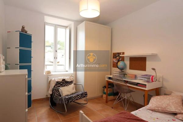 Location                                                      Appartement
                        
                     4 pièces                      94 m2                     à Apt