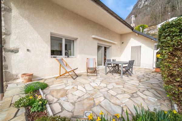 Évasion sur les Hauteurs de Chambéry, 2 maisons, jolie vue dégagée