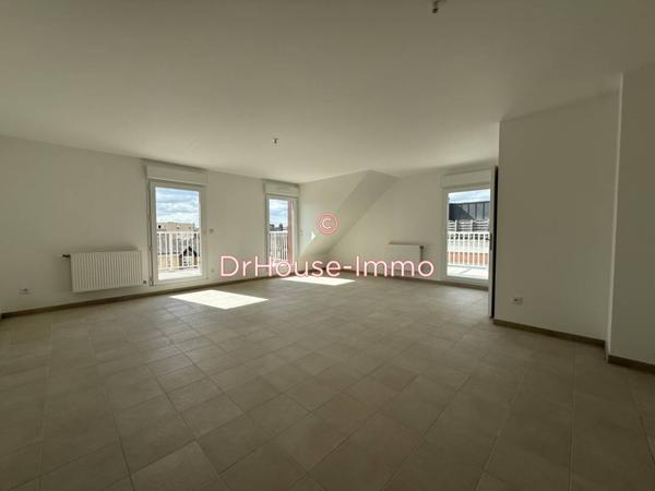 Appartement à louer 3 pièces de 84 m²