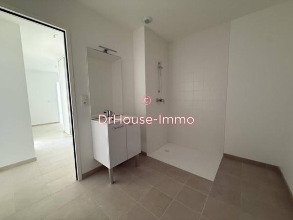 Appartement à louer 3 pièces de 84 m²