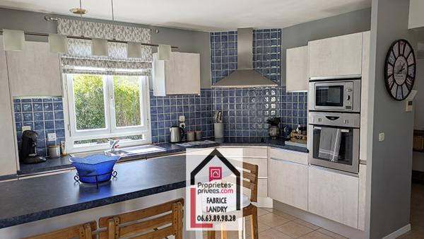 Villa 4 faces 100  m² dans impasse