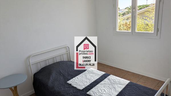 Villa 4 faces 100  m² dans impasse