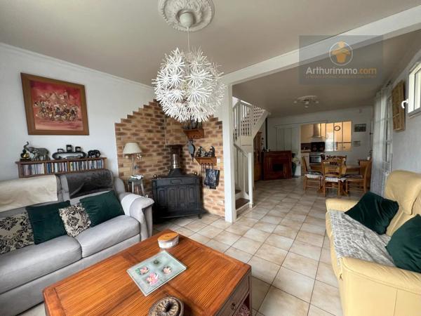 Vente                                                      Maison
                        
                     5 pièces                      125 m2                     à La Verrière