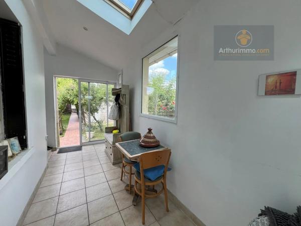 Vente                                                      Maison
                        
                     5 pièces                      125 m2                     à La Verrière
