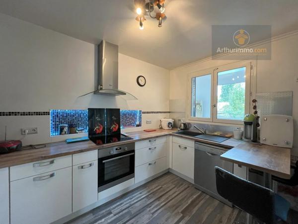 Vente                                                      Maison
                        
                     5 pièces                      125 m2                     à La Verrière