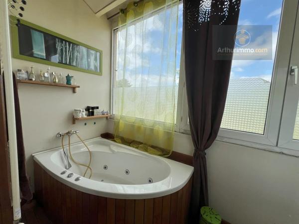 Vente                                                      Maison
                        
                     5 pièces                      125 m2                     à La Verrière