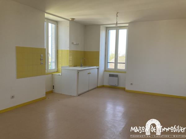 Location Appartement 3 Pièces - 58m² - parking - Centre-ville d'ARCHIAC