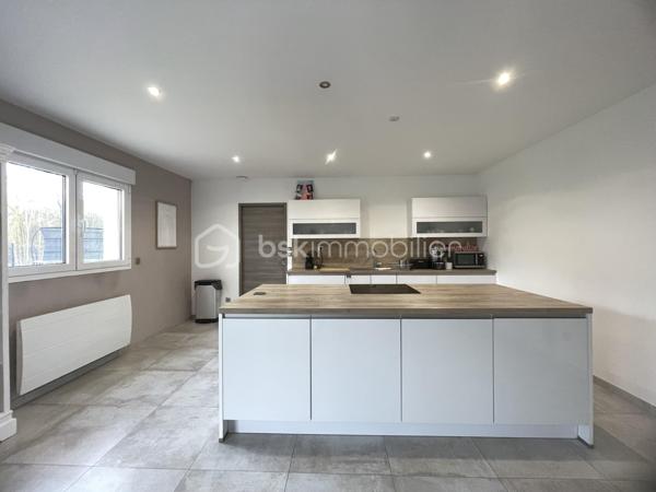 Maison contemporaine de 222,84 m²