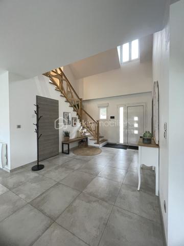 Maison contemporaine de 222,84 m²