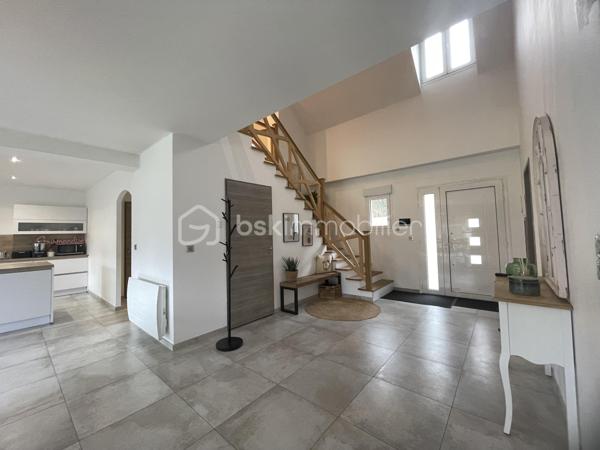 Maison contemporaine de 222,84 m²