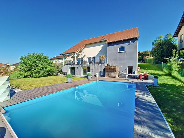 Metz (57000) Villa de 311 m2 sur 18 ares de terrain avec piscine et appartement indépendant de 86 m2
