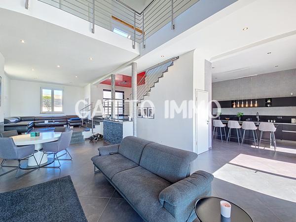 Metz (57000) Villa de 311 m2 sur 18 ares de terrain avec piscine et appartement indépendant de 86 m2