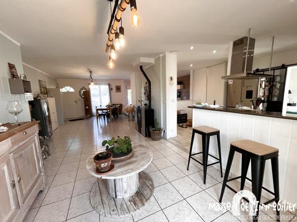 Vente Maison contemporaine de plain-pied - 6 pièces - 117m² - Piscine - COGNAC