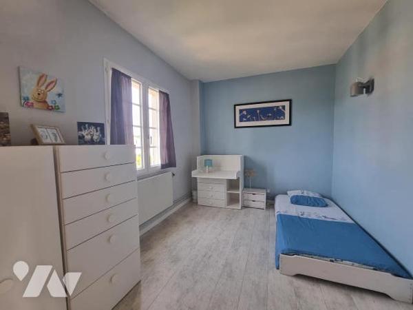 SAINT FUSCIEN - PAVILLON - 3 CHAMBRES - SOUS SOL