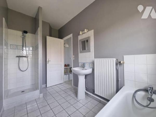 SAINT FUSCIEN - PAVILLON - 3 CHAMBRES - SOUS SOL