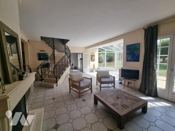 SAINT FUSCIEN - PAVILLON - 3 CHAMBRES - SOUS SOL