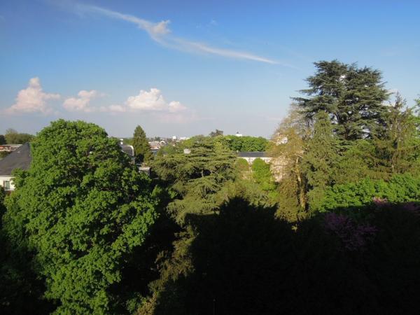 Orléans - Grand studio de 36 m² avec parking couvert