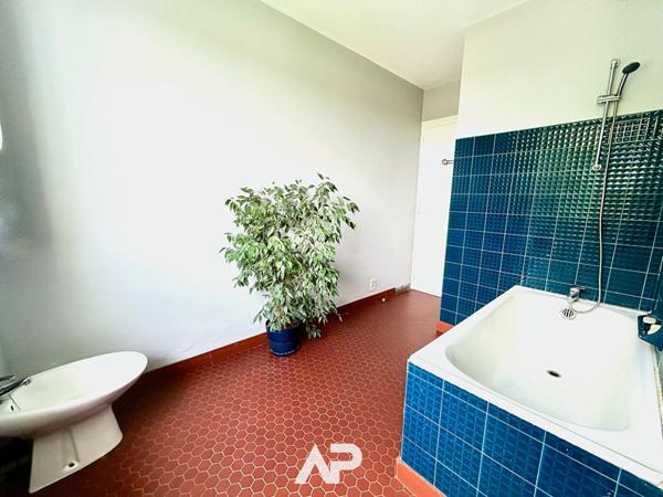 Maison indépendante - Beau Potentiel - 3 chambres - PÉRIGNY €409 500 ** - Référence MR582D2