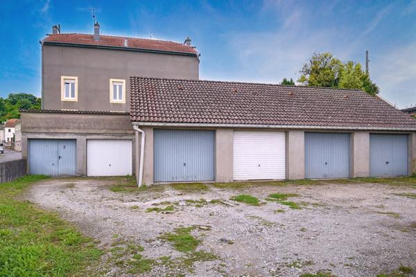 IDÉAL INVESTISSEURS – ENSEMBLE IMMOBILIER + 7 GARAGES À MONT-SAINT-MARTIN