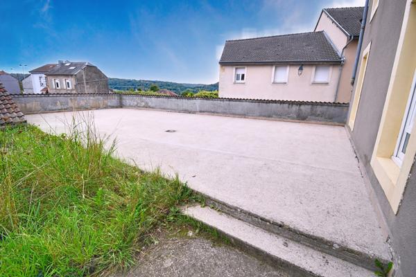 IDÉAL INVESTISSEURS – ENSEMBLE IMMOBILIER + 7 GARAGES À MONT-SAINT-MARTIN