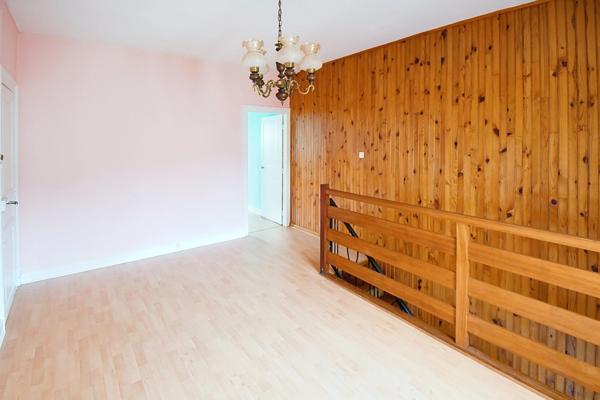 IDÉAL INVESTISSEURS – ENSEMBLE IMMOBILIER + 7 GARAGES À MONT-SAINT-MARTIN