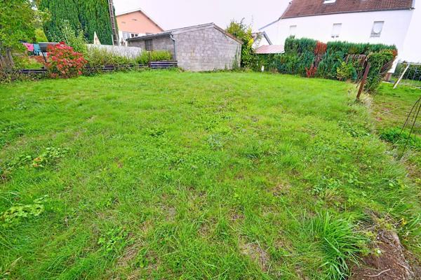 IDÉAL INVESTISSEURS – ENSEMBLE IMMOBILIER + 7 GARAGES À MONT-SAINT-MARTIN