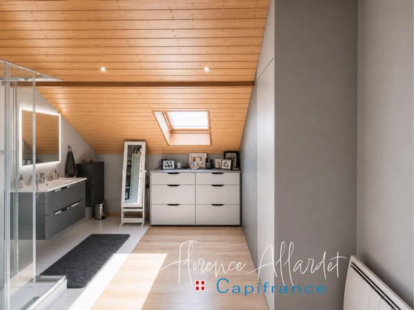 Superbe propriété familiale 5 pièces aux prestations soignées-Terrain 800m2 piscinable- AIX LES BAINS (73)