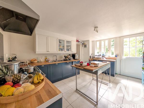 Maison à vendre 11 pièces 370 m² Saint-Yrieix-la-Perche