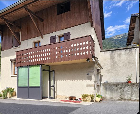 Maison
         5 pièces
        - 85 m² Exclusivité 298 000 € *