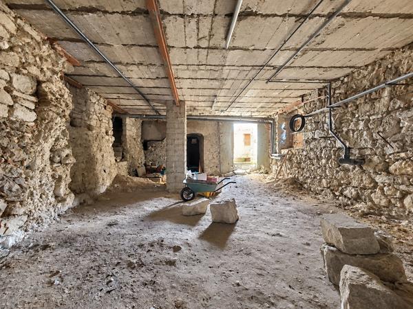 Maison
         5 pièces
        - 85 m² Exclusivité 298 000 € *