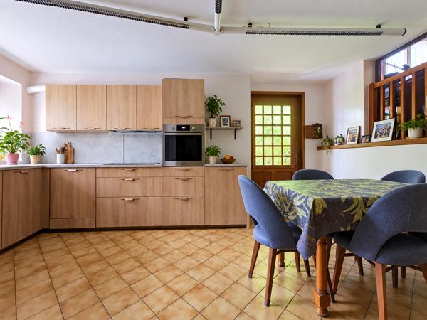 Maison
         5 pièces
        - 85 m² Exclusivité 298 000 € *