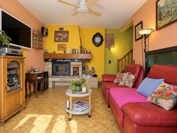 Maison
         5 pièces
        - 85 m² Exclusivité 298 000 € *