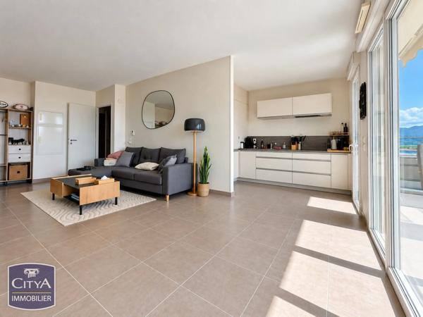 Appartement à vendre 3 pièces 64m² Saint-Marcellin (38160)