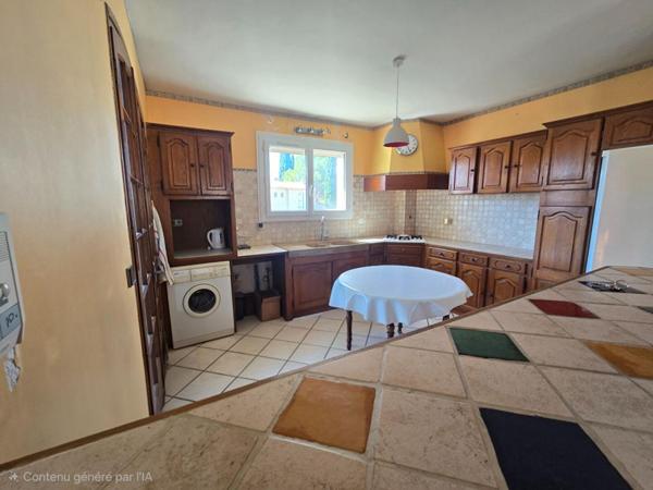 SAINT-GÉLY-DU-FESC : VILLA 7 PIÈCES 176 M²  + PISCINE + GARAGE - FORT POTENTIEL PATRIMONIAL