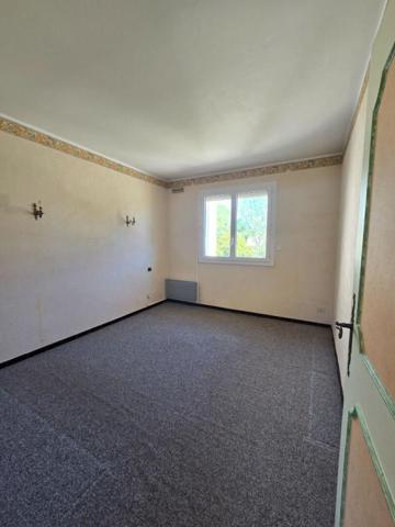 SAINT-GÉLY-DU-FESC : VILLA 7 PIÈCES 176 M²  + PISCINE + GARAGE - FORT POTENTIEL PATRIMONIAL