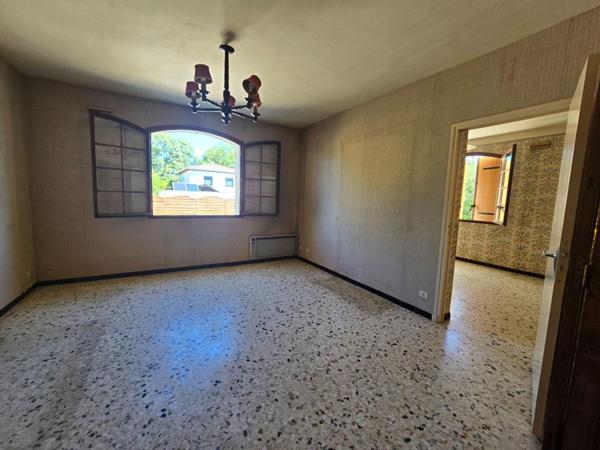 SAINT-GÉLY-DU-FESC : VILLA 7 PIÈCES 176 M²  + PISCINE + GARAGE - FORT POTENTIEL PATRIMONIAL