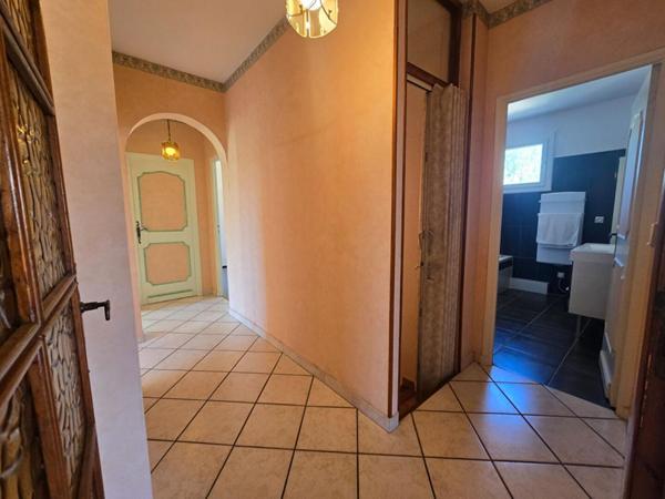 SAINT-GÉLY-DU-FESC : VILLA 7 PIÈCES 176 M²  + PISCINE + GARAGE - FORT POTENTIEL PATRIMONIAL
