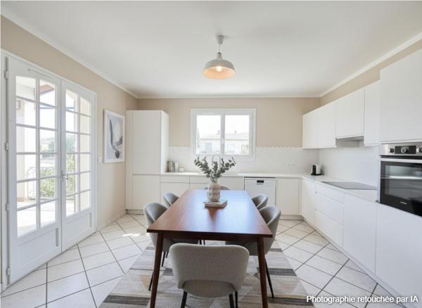 SAINT-GÉLY-DU-FESC : VILLA 7 PIÈCES 176 M²  + PISCINE + GARAGE - FORT POTENTIEL PATRIMONIAL