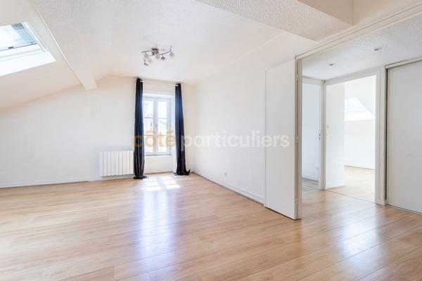 Vente
                Appartement50 m² - 3 Pièces -
                    CLERMONT FERRAND (63000)
