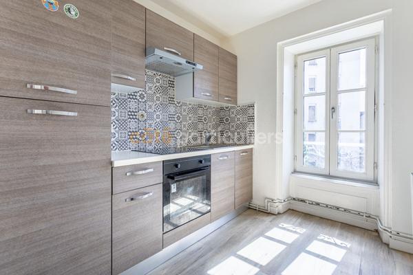 Vente
                Appartement50 m² - 3 Pièces -
                    CLERMONT FERRAND (63000)
