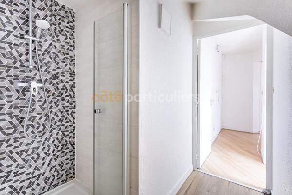 Vente
                Appartement50 m² - 3 Pièces -
                    CLERMONT FERRAND (63000)