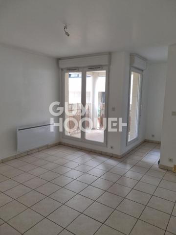 STUDIO à NEUILLY PLAISANCE