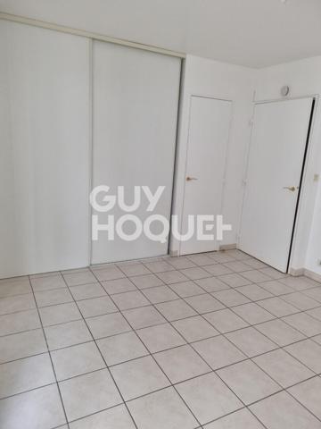 STUDIO à NEUILLY PLAISANCE