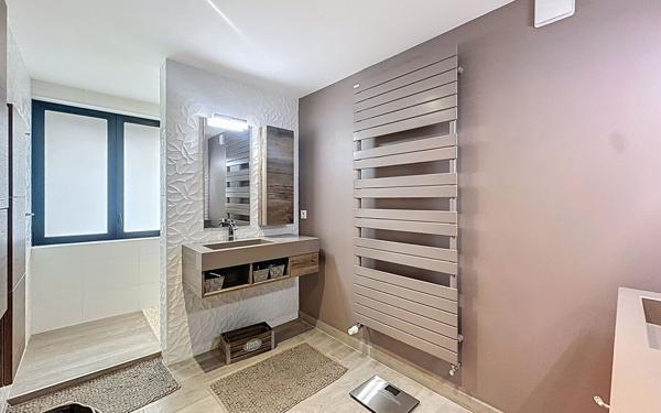 Maison à vendre    5 pièces •  Mornant