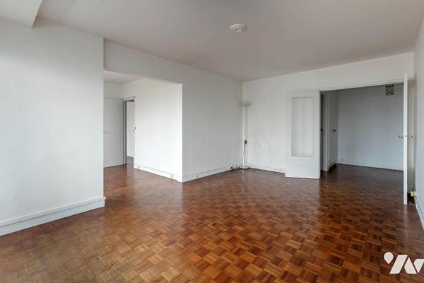 PARIS 13E - MAISON BLANCHE - Appartement familial à rénover - Etage élevé - Ascenseur - Balcon