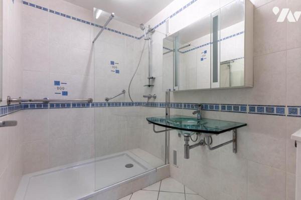 PARIS 13E - MAISON BLANCHE - Appartement familial à rénover - Etage élevé - Ascenseur - Balcon