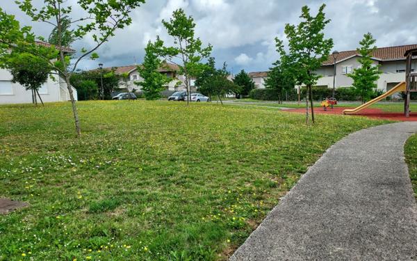 Appartement à louer    2 pièces •  Montussan