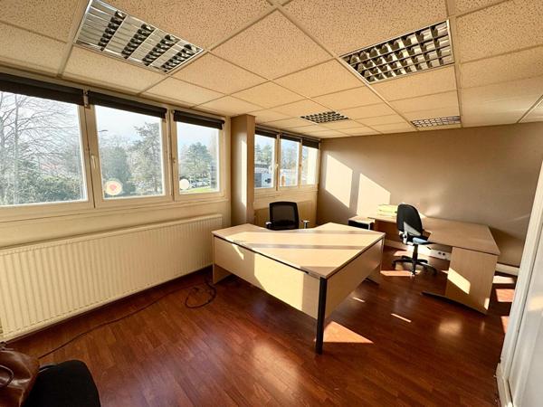 Immobilier professionnel à vendre -Bureaux Bois Guillaume 72 m2 - beaux secteur