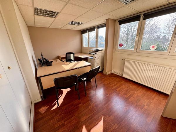Immobilier professionnel à vendre -Bureaux Bois Guillaume 72 m2 - beaux secteur