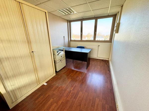 Immobilier professionnel à vendre -Bureaux Bois Guillaume 72 m2 - beaux secteur